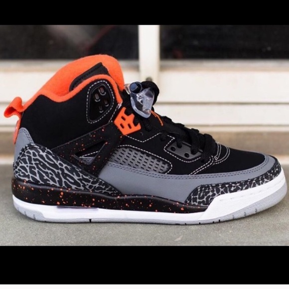 Jordan Shoes - Jordan Spizike. Black and orange.